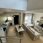 K&b House