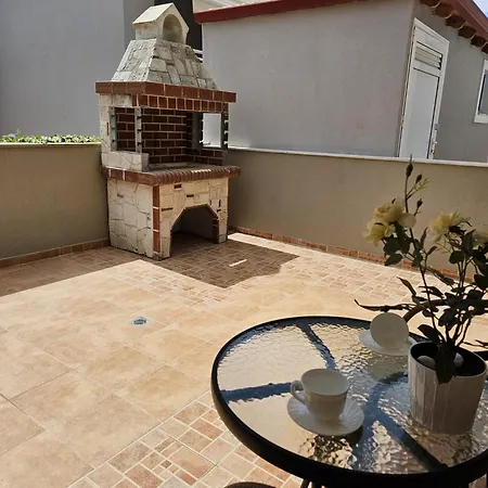 K&b House